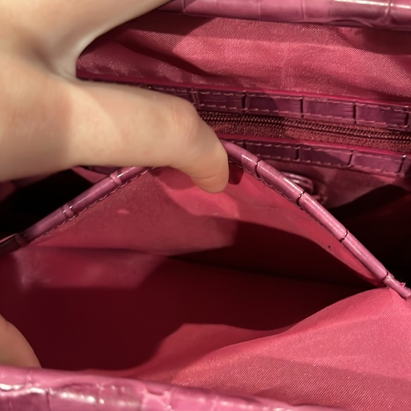 Magenta crocodile purse (faux) - Picture 5 of 10